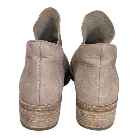 Eileen Fisher | Leather Leaf Bootie in Barley 5.5 - Picture 5 of 10